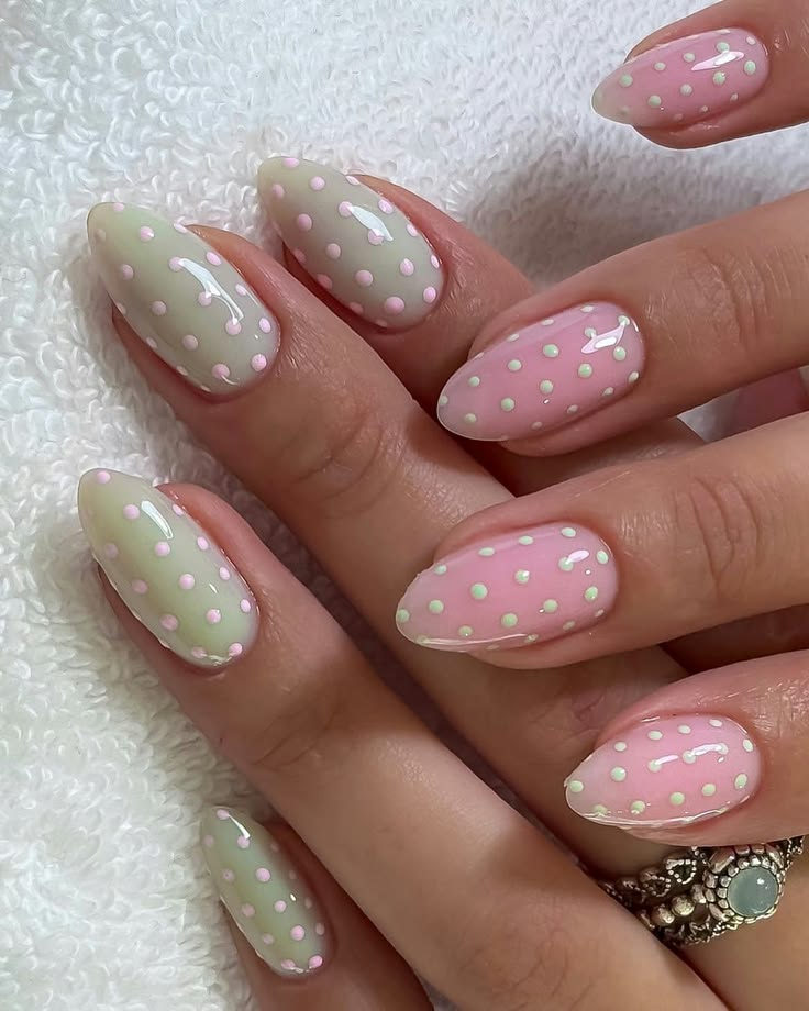 Floraux pailletés ongles printemps 2026
